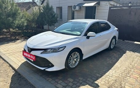 Toyota Camry, 2018 год, 2 800 000 рублей, 2 фотография