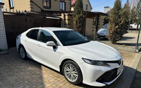 Toyota Camry, 2018 год, 2 800 000 рублей, 8 фотография