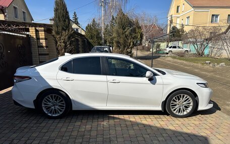 Toyota Camry, 2018 год, 2 800 000 рублей, 7 фотография