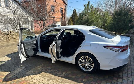 Toyota Camry, 2018 год, 2 800 000 рублей, 11 фотография