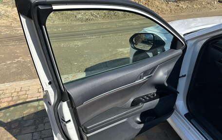 Toyota Camry, 2018 год, 2 800 000 рублей, 12 фотография