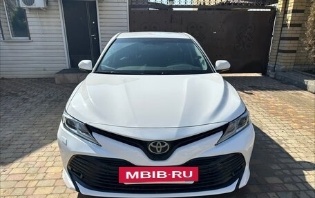 Toyota Camry, 2018 год, 2 800 000 рублей, 9 фотография