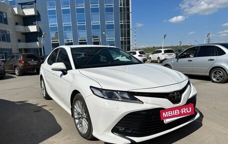 Toyota Camry, 2018 год, 2 800 000 рублей, 21 фотография