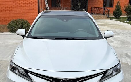 Toyota Camry, 2022 год, 3 200 000 рублей, 3 фотография