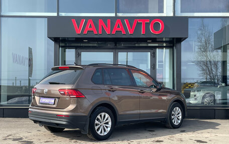 Volkswagen Tiguan II, 2017 год, 2 200 000 рублей, 7 фотография