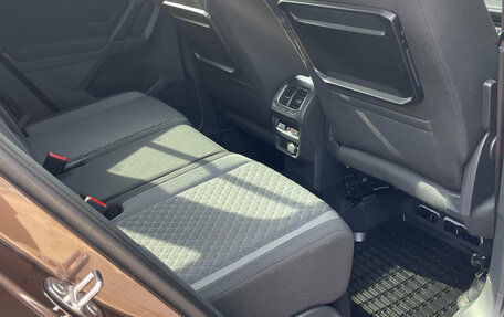 Volkswagen Tiguan II, 2017 год, 2 200 000 рублей, 13 фотография