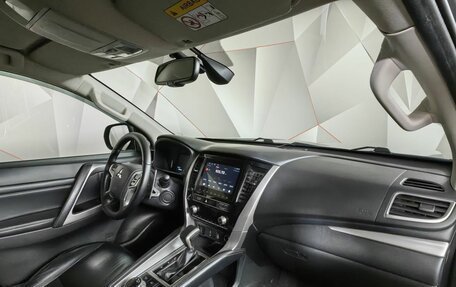 Mitsubishi Pajero Sport III рестайлинг, 2022 год, 4 500 000 рублей, 12 фотография