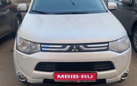 Mitsubishi Outlander III рестайлинг 3, 2014 год, 1 600 000 рублей, 1 фотография
