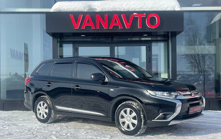 Mitsubishi Outlander III рестайлинг 3, 2017 год, 1 599 000 рублей, 3 фотография