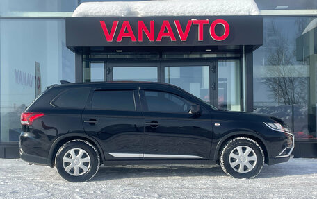 Mitsubishi Outlander III рестайлинг 3, 2017 год, 1 599 000 рублей, 5 фотография