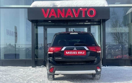 Mitsubishi Outlander III рестайлинг 3, 2017 год, 1 599 000 рублей, 7 фотография