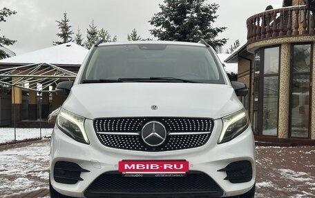 Mercedes-Benz V-Класс, 2021 год, 6 900 000 рублей, 3 фотография