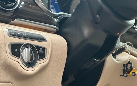 Mercedes-Benz V-Класс, 2021 год, 6 900 000 рублей, 31 фотография