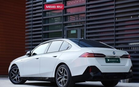 BMW 5 серия, 2024 год, 6 500 000 рублей, 2 фотография