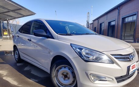 Hyundai Solaris II рестайлинг, 2015 год, 840 000 рублей, 4 фотография