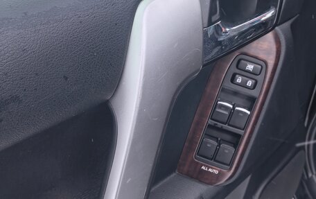 Toyota Land Cruiser Prado 150 рестайлинг 2, 2014 год, 3 800 000 рублей, 13 фотография