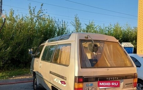 Toyota MasterAce Surf, 1988 год, 300 000 рублей, 2 фотография