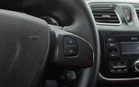 Renault Logan II, 2018 год, 750 000 рублей, 26 фотография