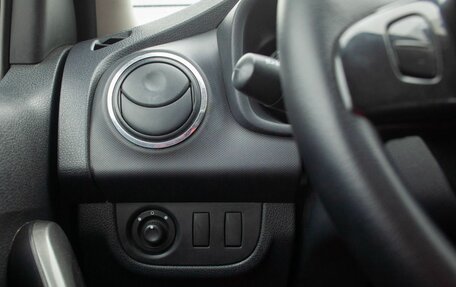 Renault Logan II, 2018 год, 750 000 рублей, 35 фотография