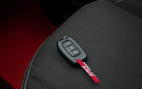 Renault Logan II, 2018 год, 750 000 рублей, 37 фотография