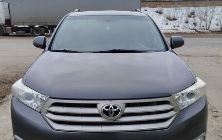 Toyota Highlander III, 2012 год, 1 650 000 рублей, 1 фотография