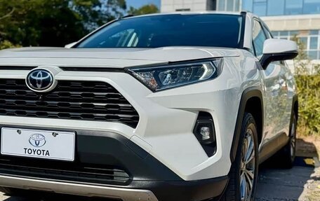 Toyota RAV4, 2024 год, 3 587 000 рублей, 3 фотография