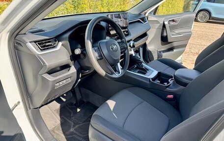 Toyota RAV4, 2024 год, 3 587 000 рублей, 6 фотография