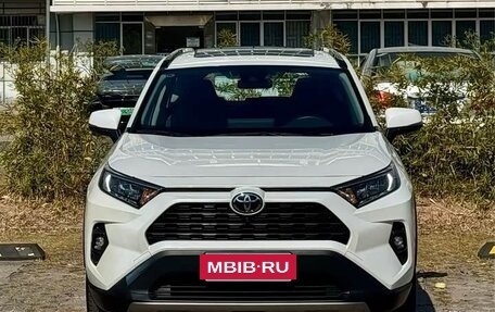 Toyota RAV4, 2024 год, 3 587 000 рублей, 2 фотография