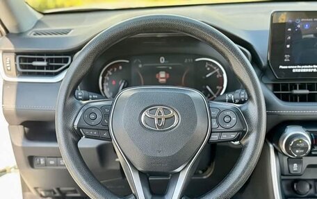 Toyota RAV4, 2024 год, 3 587 000 рублей, 12 фотография