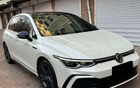 Volkswagen Golf VIII, 2022 год, 2 000 000 рублей, 3 фотография