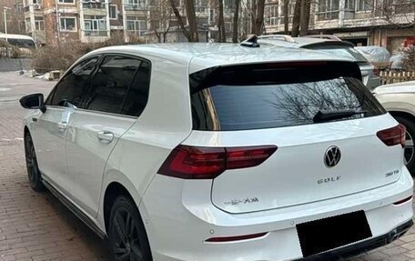 Volkswagen Golf VIII, 2022 год, 2 000 000 рублей, 5 фотография