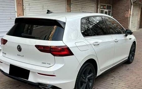 Volkswagen Golf VIII, 2022 год, 2 000 000 рублей, 4 фотография