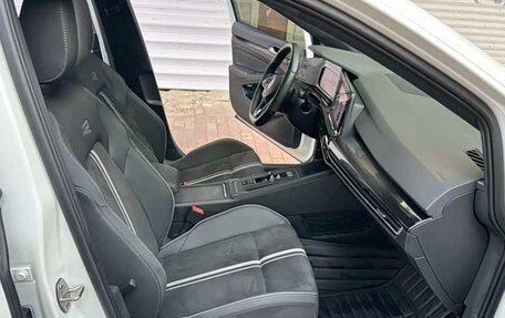 Volkswagen Golf VIII, 2022 год, 2 000 000 рублей, 16 фотография