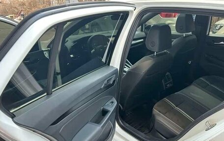 Volkswagen Golf VIII, 2022 год, 2 000 000 рублей, 12 фотография