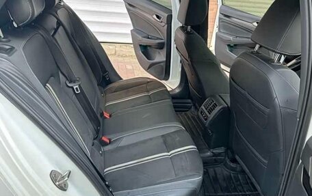 Volkswagen Golf VIII, 2022 год, 2 000 000 рублей, 14 фотография