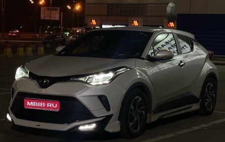 Toyota C-HR I рестайлинг, 2019 год, 2 390 000 рублей, 1 фотография