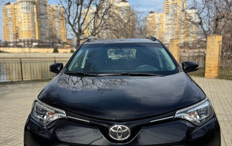 Toyota RAV4, 2018 год, 2 443 000 рублей, 3 фотография