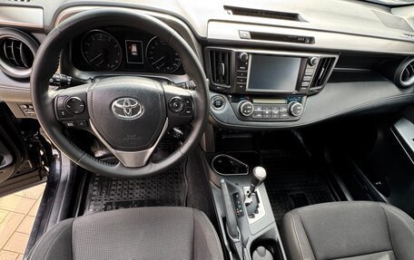 Toyota RAV4, 2018 год, 2 443 000 рублей, 12 фотография