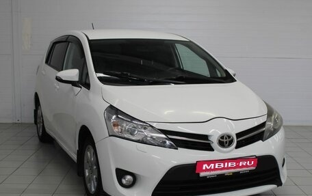Toyota Verso I, 2013 год, 1 080 000 рублей, 6 фотография