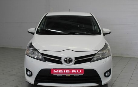 Toyota Verso I, 2013 год, 1 080 000 рублей, 3 фотография