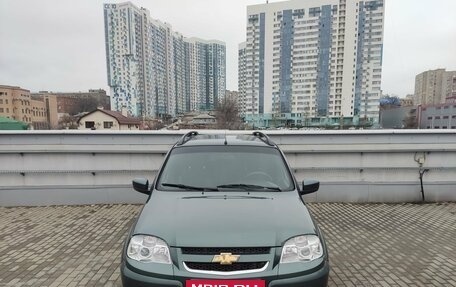 Chevrolet Niva I рестайлинг, 2015 год, 690 000 рублей, 3 фотография