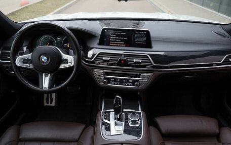 BMW 7 серия, 2018 год, 3 199 000 рублей, 8 фотография