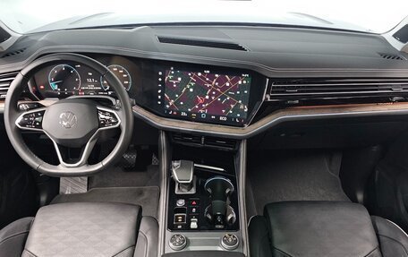 Volkswagen Touareg III, 2024 год, 9 670 000 рублей, 14 фотография