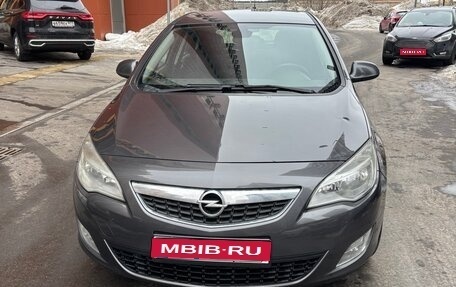Opel Astra J, 2011 год, 670 000 рублей, 1 фотография