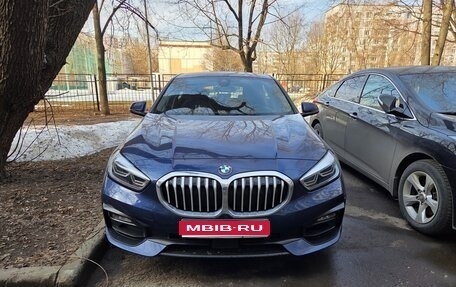 BMW 1 серия, 2020 год, 2 700 000 рублей, 1 фотография