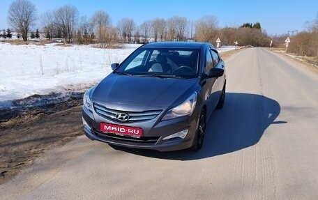 Hyundai Solaris II рестайлинг, 2015 год, 840 000 рублей, 1 фотография