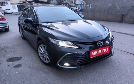 Toyota Camry, 2021 год, 2 250 000 рублей, 1 фотография