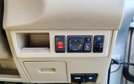 Nissan Tiida, 2009 год, 595 000 рублей, 24 фотография