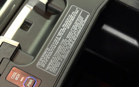 Toyota Land Cruiser 200, 2015 год, 4 649 000 рублей, 31 фотография