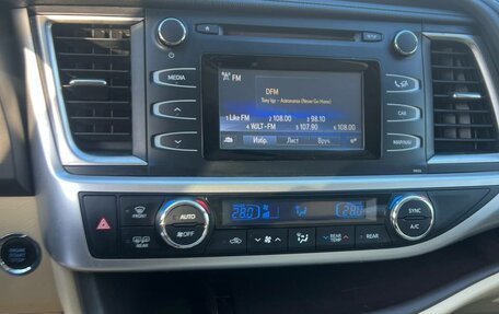 Toyota Highlander III, 2014 год, 2 600 000 рублей, 11 фотография